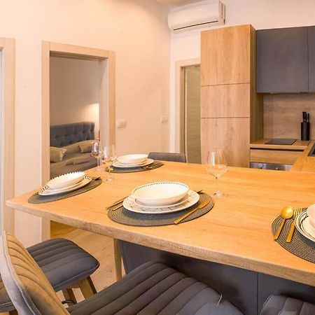 Luksuzni Apartman Ribica U Samom Centru Grada Split Bagian luar foto